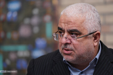 جعفرزاده: چرا فکر می کنید مردم اسیر و برده شما هستند؟