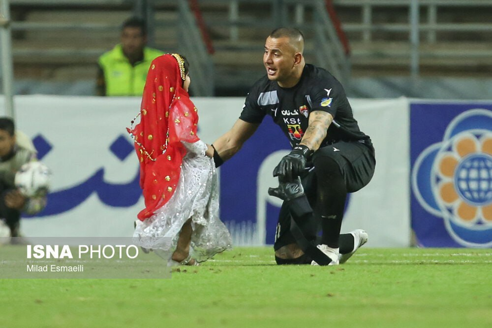 جیمی جامپ پربازدید بازی استقلال خوزستان - فولاد