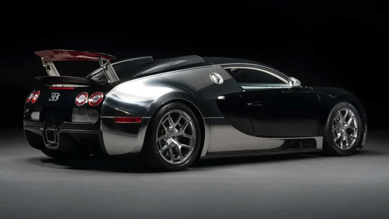 حراج بوگاتی ویرون با بدنه آینه‌ای