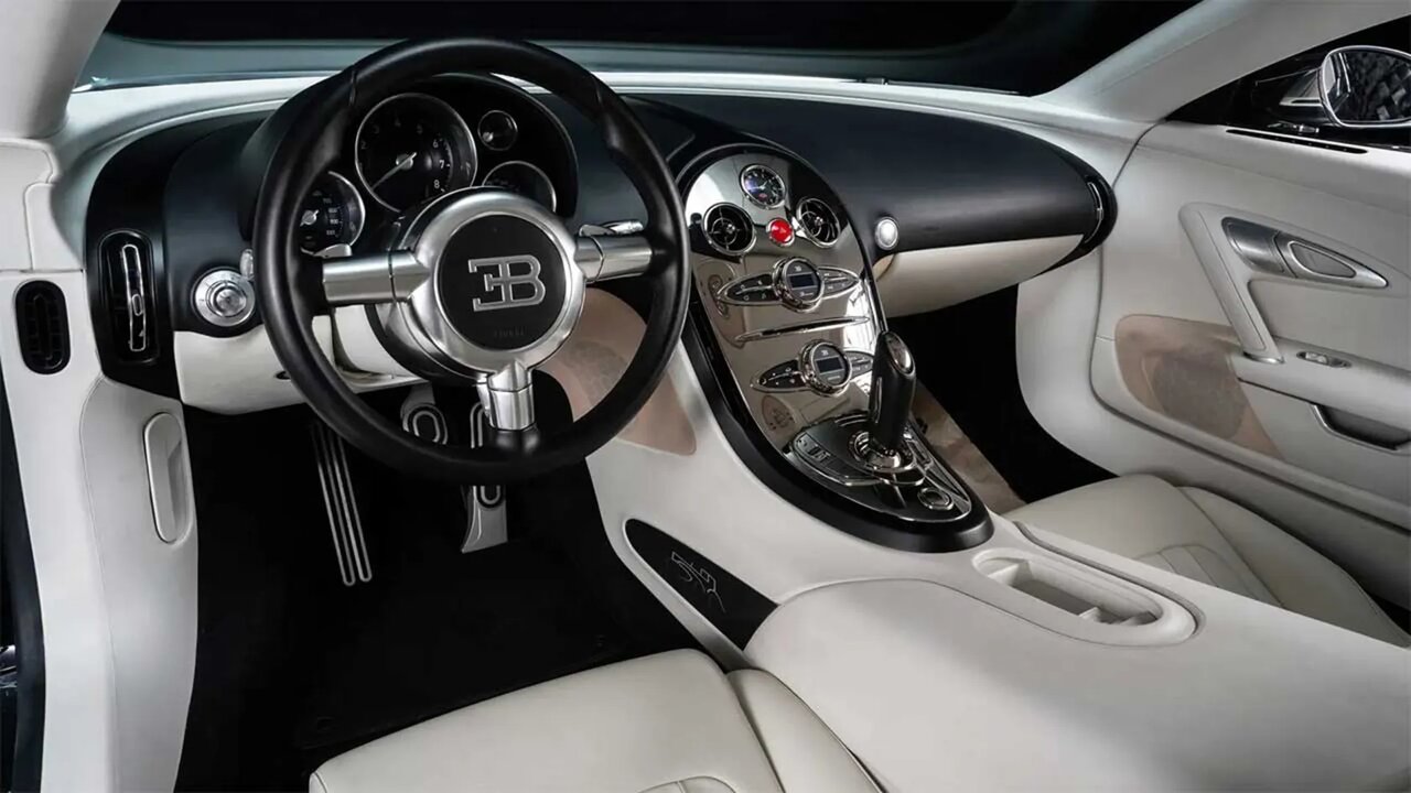 حراج بوگاتی ویرون با بدنه آینه‌ای