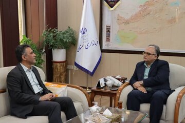 حرکت سمنان به سوی شهری هوشمند؛ فیبر نوری جایگزین سیمهای قدیمی میشود