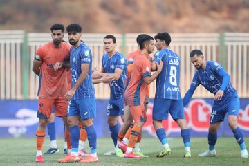 حمله مدیران پادیاب به داور: او بازی را برای استقلال درآورد!