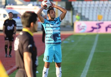 خداحافظی رسمی مرد شماره ۴۰ فوتبال ایران