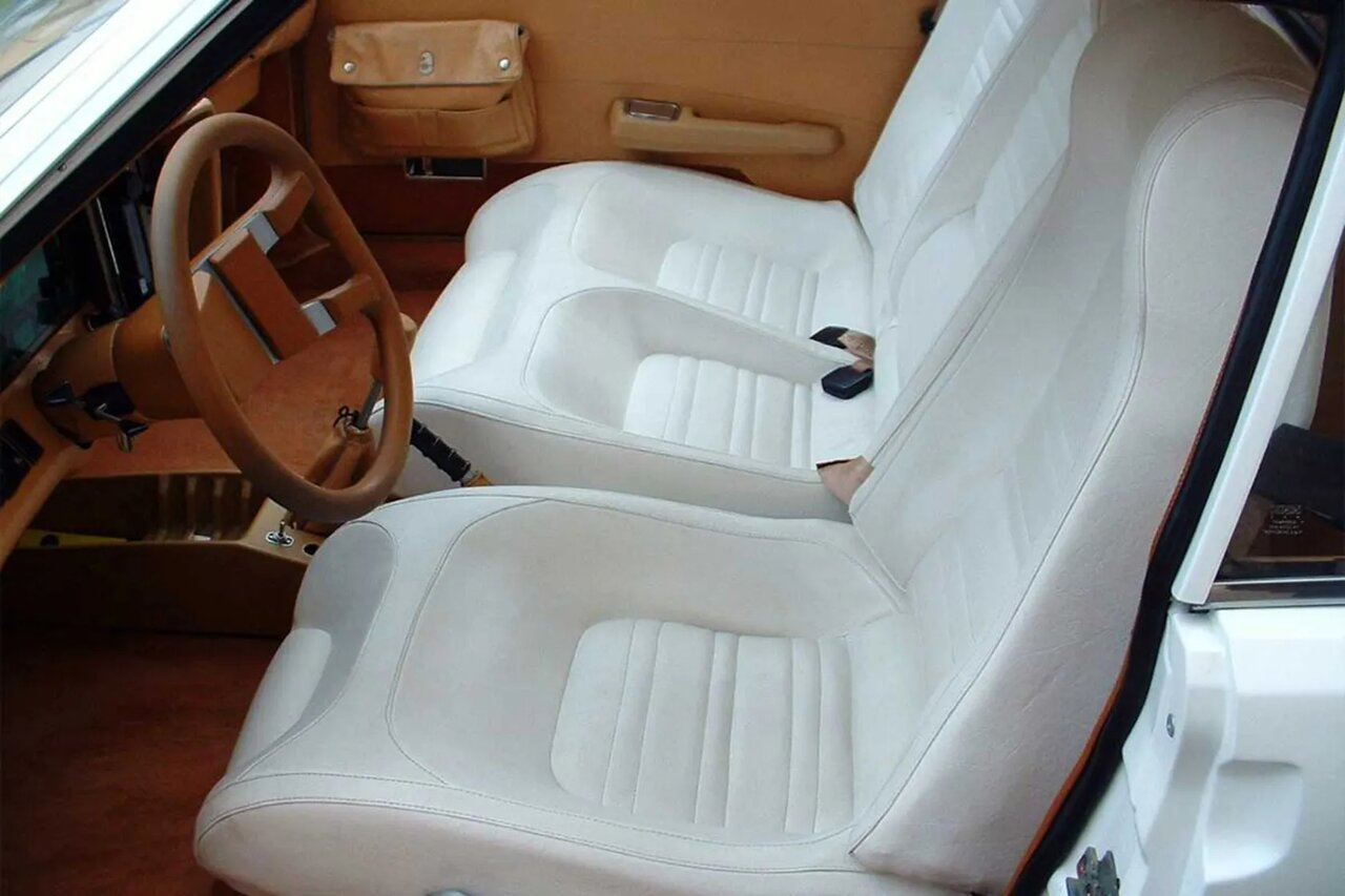 خودروی فرانسوی با چراغ‌های پیکان!