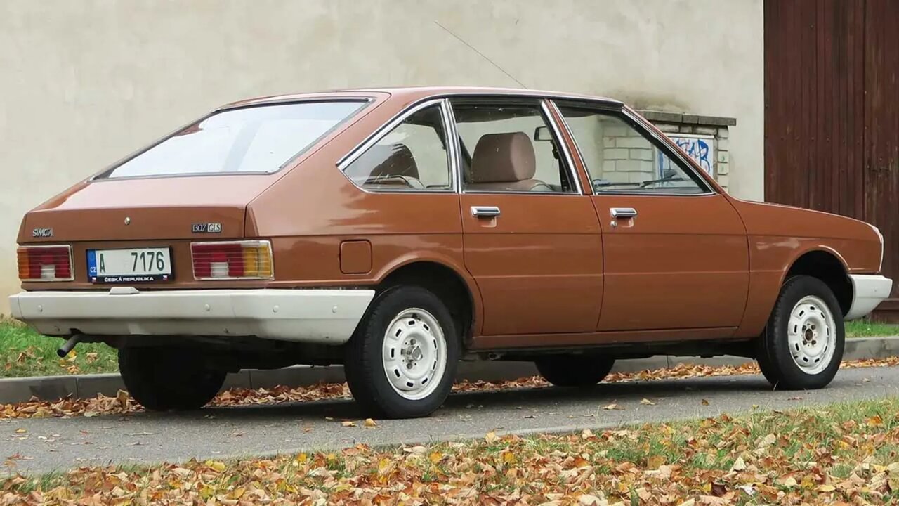 خودروی فرانسوی با چراغ‌های پیکان!