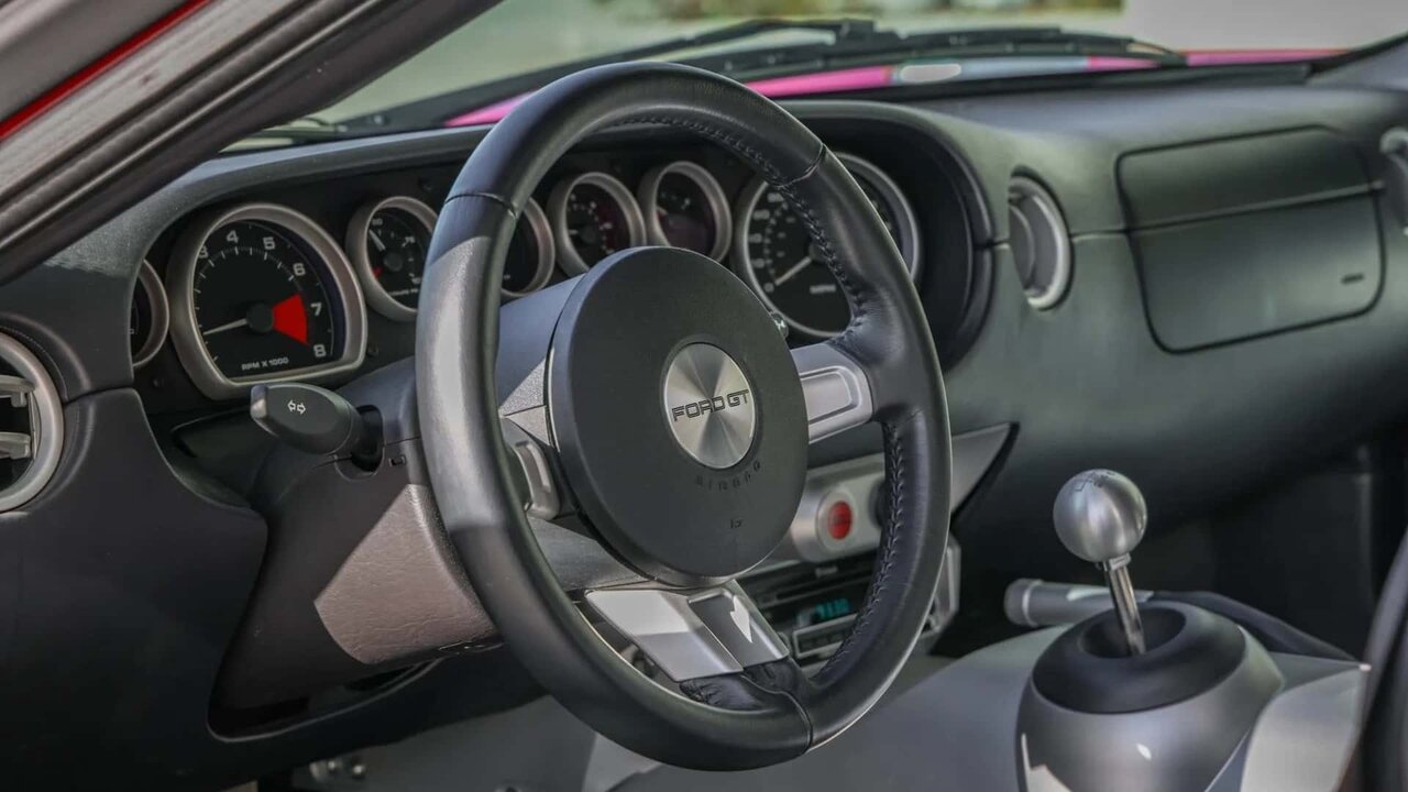 خودروی کمیاب بازیگر محبوب به فروش می‌رسد