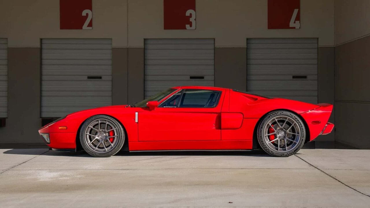 خودروی کمیاب بازیگر محبوب به فروش می‌رسد