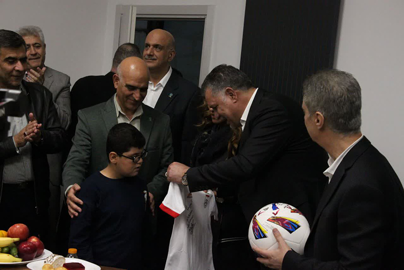 درخشش انسانیت در شب راه آسمان؛ علی دایی و نیک‌اندیشان سمنان، ستارگان مهربانی شدند