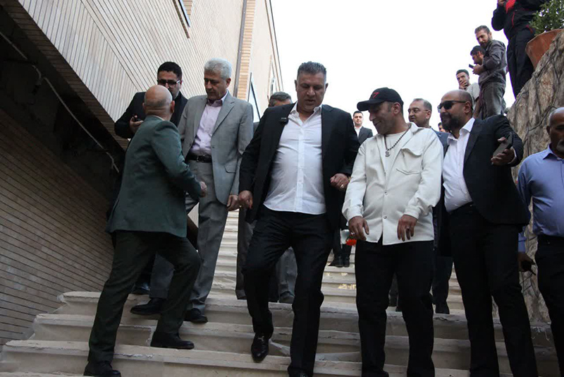 درخشش انسانیت در شب راه آسمان؛ علی دایی و نیک‌اندیشان سمنان، ستارگان مهربانی شدند