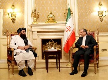 رایزنی عراقچی با وزیر خارجه افغانستان درباره حقابه‌های ایران