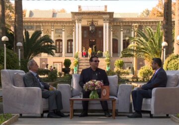 روح‌الله حسینی با حضور در برنامه «خوشا شیراز» مطرح کرد/ جاری کردن قدرت شعر در بستر سینما