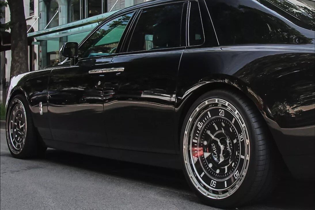 رولزرویس روی ساعت رولکس ایستاد! / این ساخته هوش مصنوعی نیست