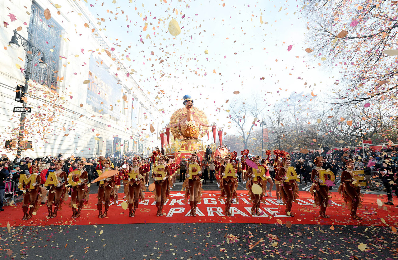 رکوردشکنی تاریخی در آمریکا؛ رژه روز شکرگزاری با ۳۴.۳ میلیون بیننده غوغا کرد