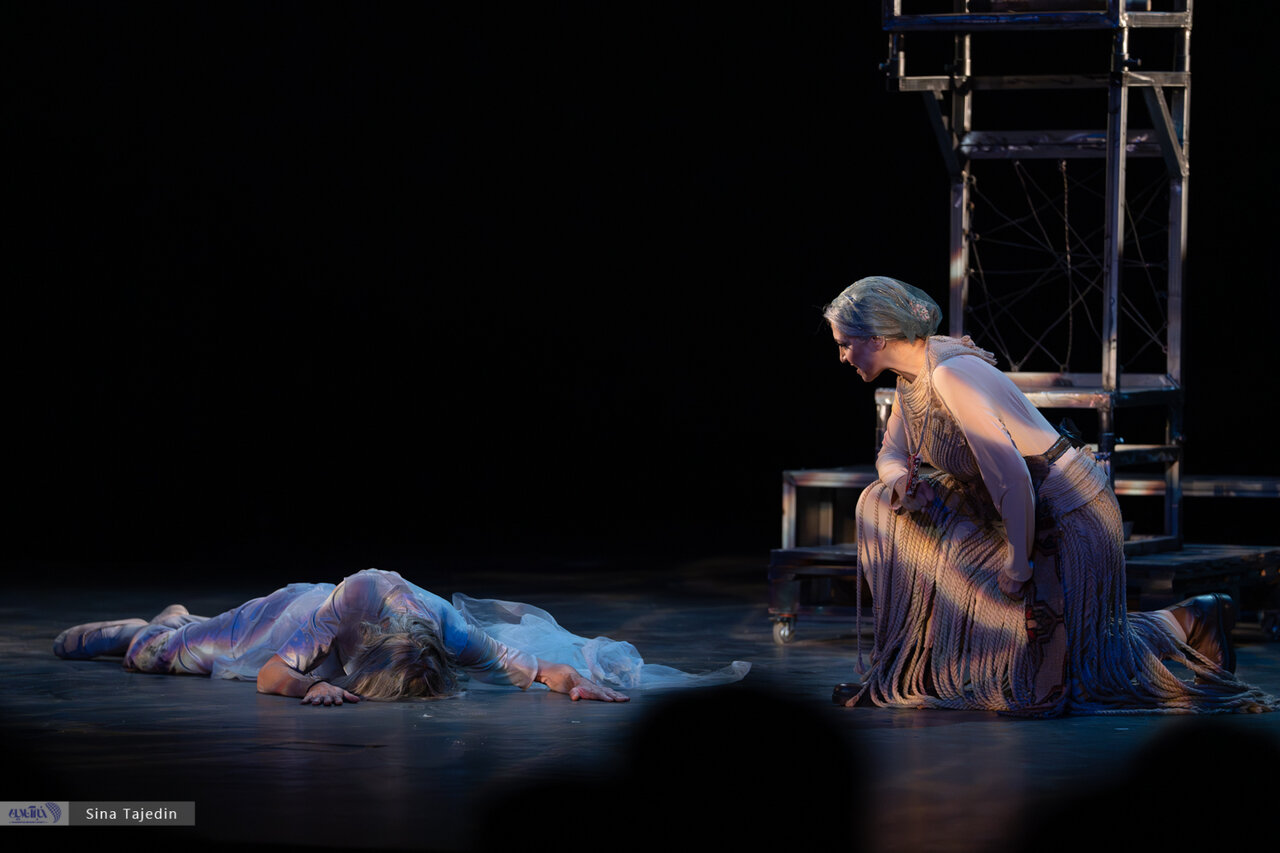 زنی که برای برگشت برکت به باغ به عقد درخت درآمد/ گزارش تصویری نمایش «عروس انار»