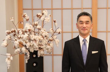 سفیر جدید ژاپن در سفر اهواز: آمادۀ همکاری همهجانبه با استان خوزستان برای مقابله با آلودگی هوا، مدیریت منابع آب و رفع رسوبات رودخانهها هستیم