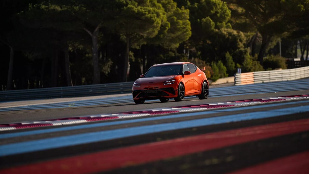 سورپرایز جنسیس / حمله به قلب مرسدس‌بنز و بی‌ام‌و با «ماگما»