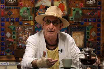 سوپراستاری که تا ۴ صبح برای فرهاد آئیش درد دل کرد و می‌خواست او «ددی»اش باشد!