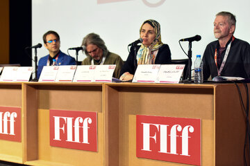 شبی برای آندری تارکوفسکی و پدرش، آرسنی/  صدا در مرکز سینمای تارکوفسکی است