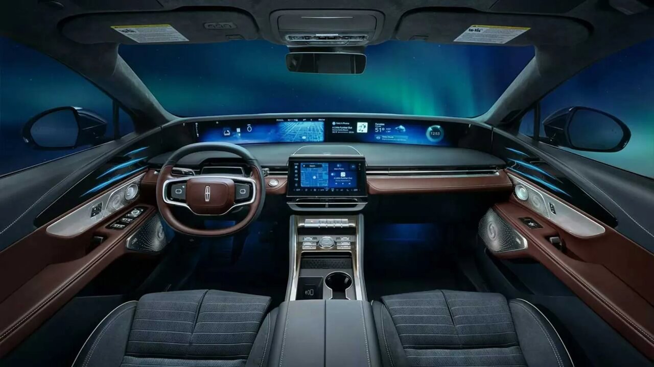 شفق قطبی در کابین خودرو!