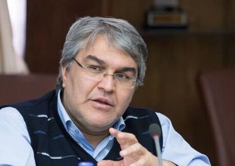 ضرب‌الاجل‌ پزشکیان به خودروسازان کارساز است؟/کاکایی: با فشار دستوری نه کیفیت بالا می‌رود نه مصرف سوخت پایین می‌آید