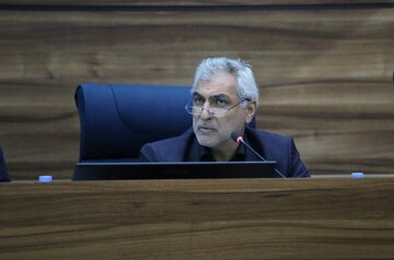 عضو کمیسیون برنامه و بودجه مجلس: قرار بود نفت ۶۰ دلار فروخته شود اما ۵۱ دلار فروختیم!/ ۶۰ درصد منابع دولت در سال جاری تحقق نیافته است