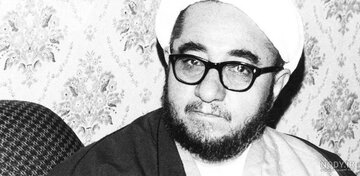 عکس/ صادق خلخالی با قطار فشنگ و اسلحه در جبهه؛ دهه ۶۰