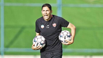 عکس| فرود هلی کوپتر قرمز در رینگ بوکس!