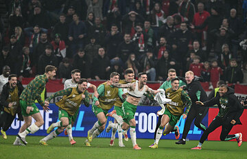 عکس| معجزه بوداپست برای ایرلند؛ این مسابقه فوتبال فراموش نخواهد شد