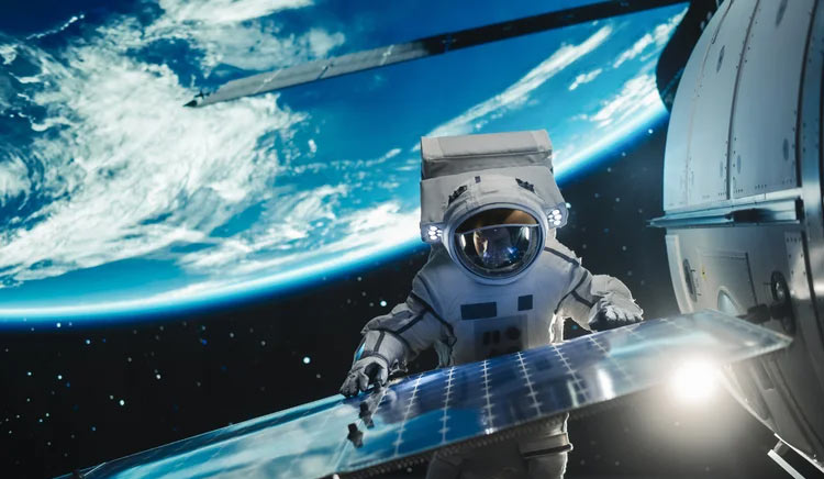 فضا چه بویی دارد؟ تجربه فضانوردان و شیمی اجرام آسمانی