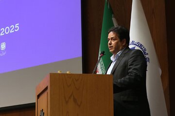 قم قطب اصلی فرش ابریشم جهان است