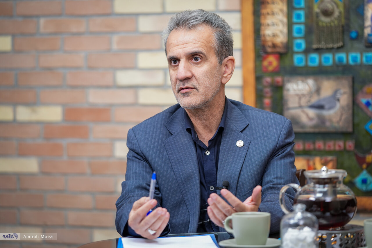 متقاضیان فرزندخواندگی اکثراً نوزادِ دخترِ سالم می‌خواهند/ آمار درخواست فسخ سرپرستی زیاد شده است/ به زنان مجرد متقاضی، فرزندخوانده نوزاد نمی‌دهند