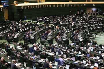 موافقت مجلس با یک فوریت لایحه جنایات بین المللی/  طرح استفساریه اصلاح قانون حفظ کاربری اراضی و باغ‌ها اعلام وصول شد