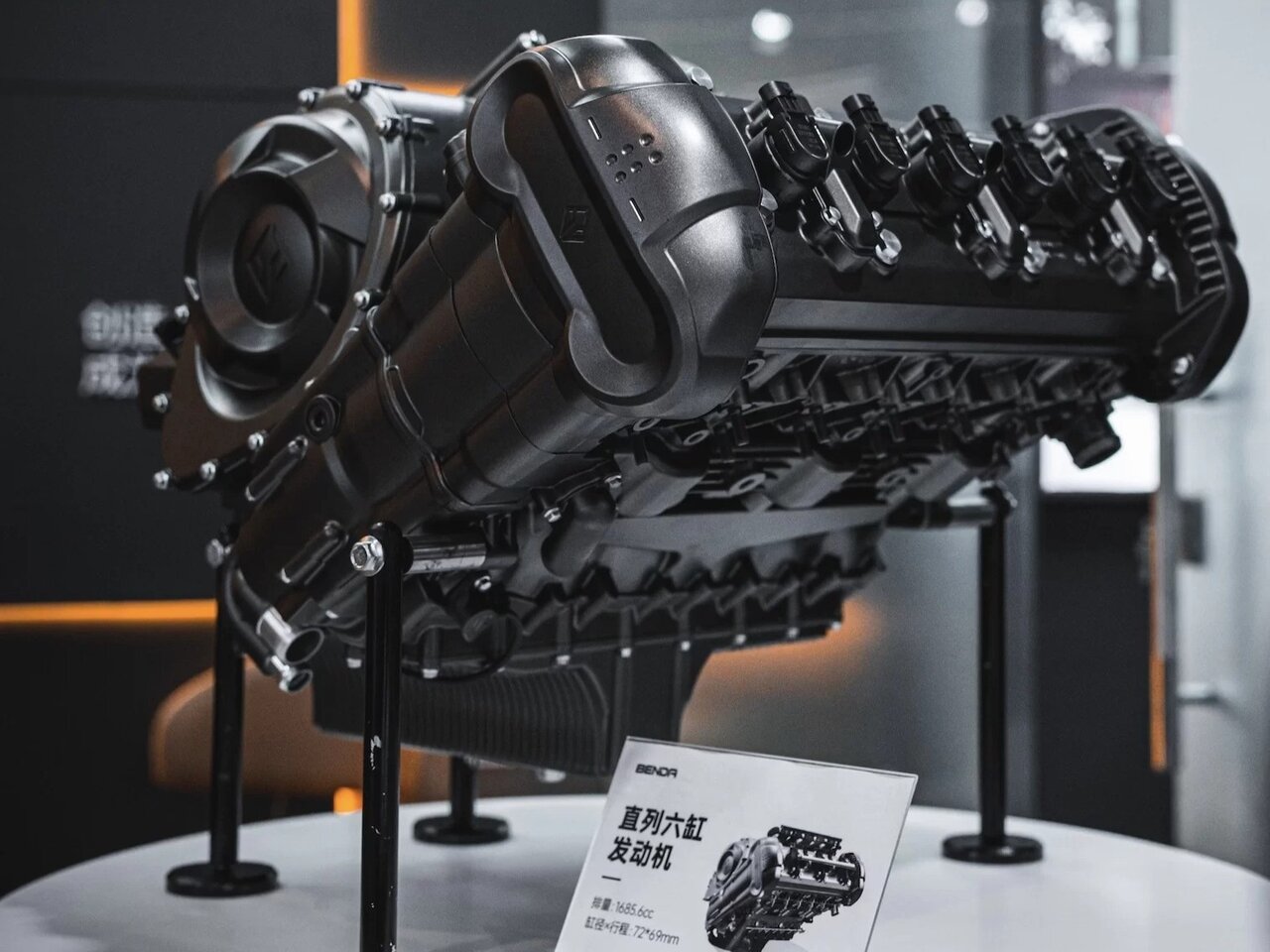 موتورسیکلت جذاب چینی، جنگندهای که پرواز نمیکند!