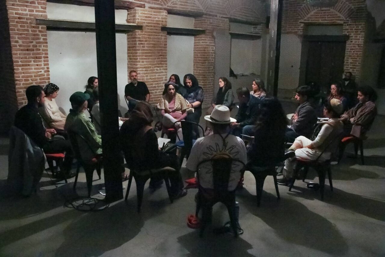 میدان میان بدن رنج‌کشیده و بدن شاهد