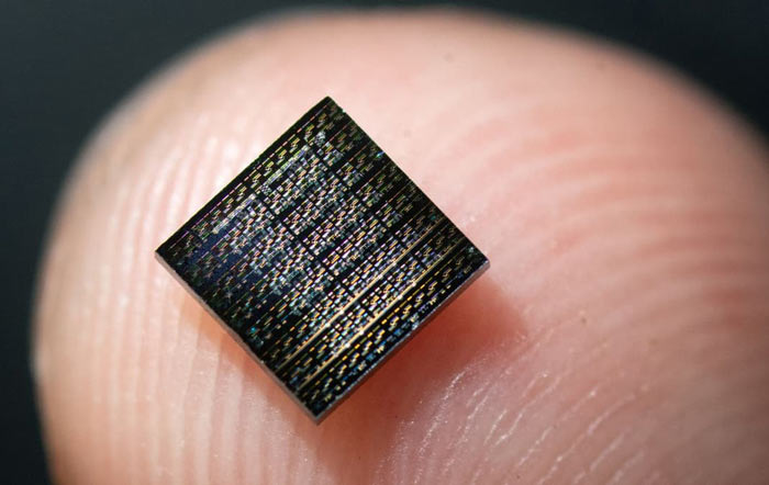 نورون‌های مصنوعی با تقلید شیمی مغز: انقلاب در سخت‌افزار هوش مصنوعی