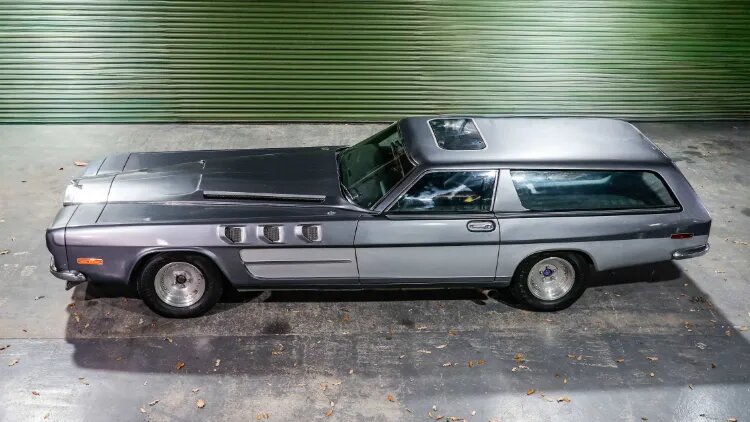 «هیولا»، خودرویی که از موتور بمبافکن نیرو میگیرد / عکس