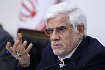 واکنش عارف به خودسوزی جوان اهوازی و درگذشت یک روزنامه‌نگار؛ هشدارهای اجتماعی را نشنویم، بحران دامن همه را می‌گیرد