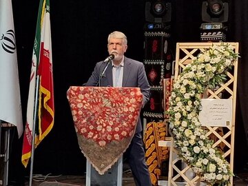 وزیر ارشاد: ارز ترجیحی از کاغذ گرفته شده است/ قرار است ۲۰ میلیون دلار ارز ترجیحی برای مطبوعات در نظر گرفته شود