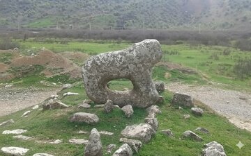 پاسداشت یک حماسه: روایت مکتوب جنگ شیمبار و مرثیه جاودان بختیار تازه دامادی که برد شیرش حکایت از مرگی ناجوانمردانه دارد