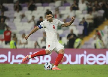 پایان حواشی پنالتی جنجالی؛ طارمی از قلعه‌نویی عذرخواهی کرد