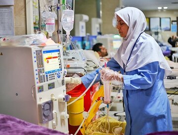 پرستاران به طمع درآمد۱۰برابری به خارج مهاجرت می کنند/ ۶۰۰۰۰ فارغ التحصیل بیکار در رشته پرستاری داریم