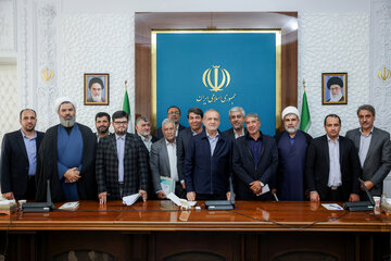 پزشکیان: تفویض اختیار به استان‌ها در راستای رفع خودتحریمی‌ها انجام شد/ توان دفاعی امروز کشور قابل مقایسه با پیش از جنگ تحمیلی ۱۲ روزه نیست