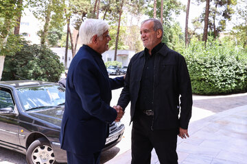 پشت پرده تاکید رسانه های قالیبافی بر استعفای عارف/ ماجرا چه بود؟