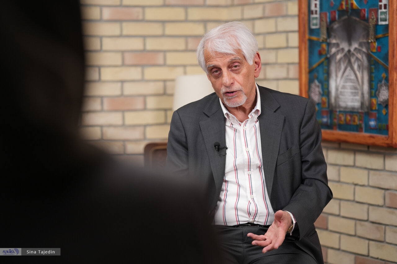 پیشبینی ماجدی از آینده اقتصاد ایران در پساماشه/ مردم میخواهند زندگی کنند، نه مبارزه / موضع اروپا در گستره و عمق تحریم ایران مهم است