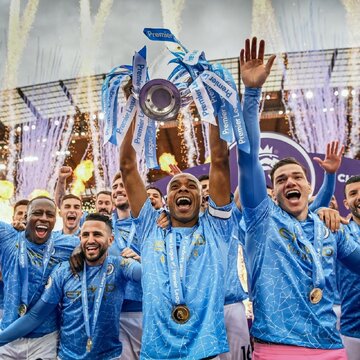 کاپیتان منسیتی از فوتبال خداحافظی کرد