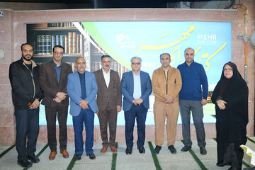 کتاب، گل و لبخند در شب آخر هفته کتاب
حرکتی ماندگار از مدیران فرهنگدوست سمنان/ تجلیل از کتابفروشان، سنگربانان خاموش فرهنگ