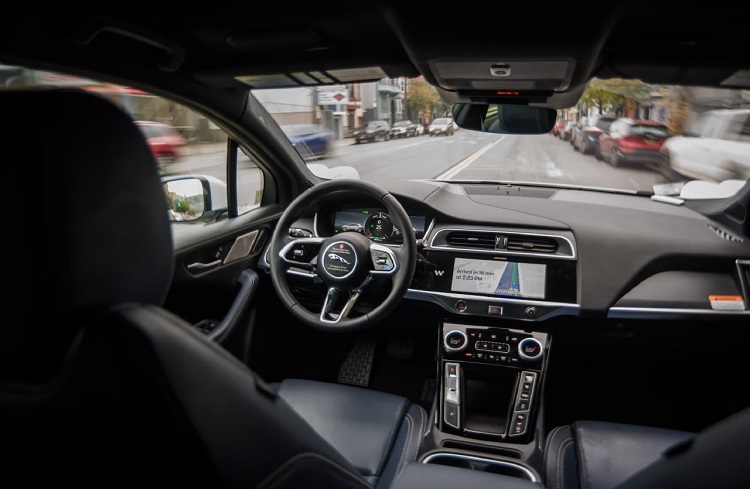 گام تاریخی وایمو: آغاز سفرهای کاملاً خودران در آزادراه‌های آمریکا