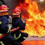 آتش‌سوزی یک ساختمان چهار طبقه مسکونی در خیابان ولیعصر/ آمار مصدومان