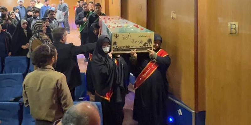 آنجا که هنر به گریه افتاد؛ تالار کومش سمنان در برابر پیکر شهید گمنام ایستاد و بغض شهر ترک برداشت