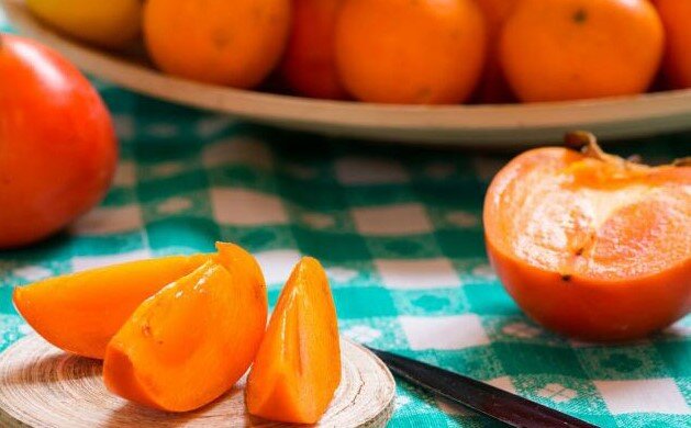 آیا خرمالو واقعا باعث انسداد روده می‌شود؟/ مراقب توده‌های گیاهی بزوآر باشید/ خرمالو را چطور بخوریم؟